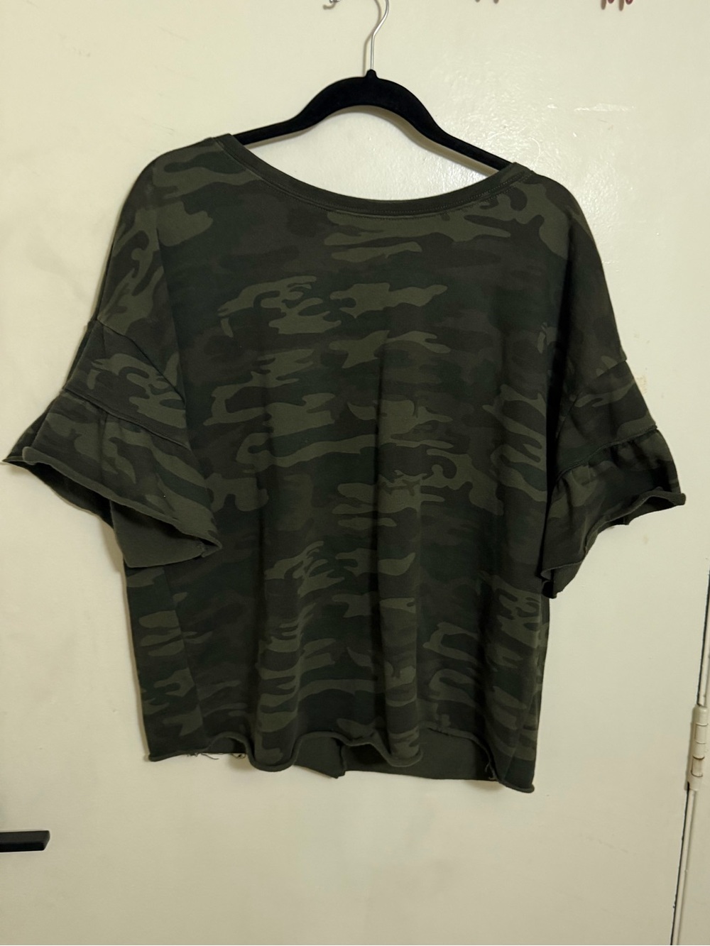 Olive Green Camouflage tie back Short-Sleeve women’s top by Sanctuary XL